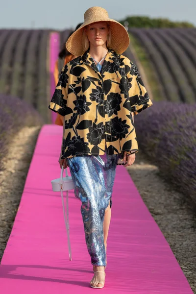 Look 62